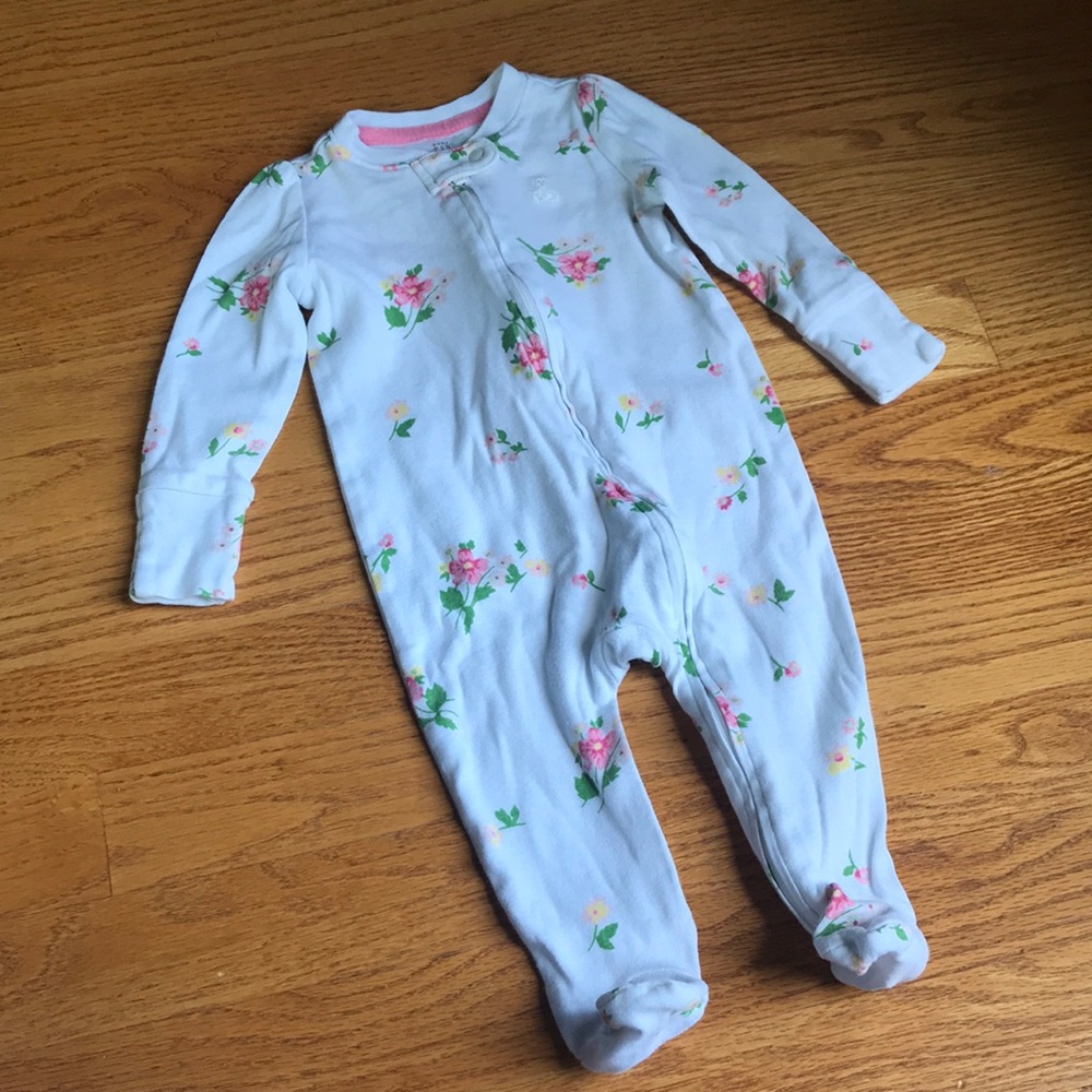 Adorable Baby Gap infant girl sleeper PJs